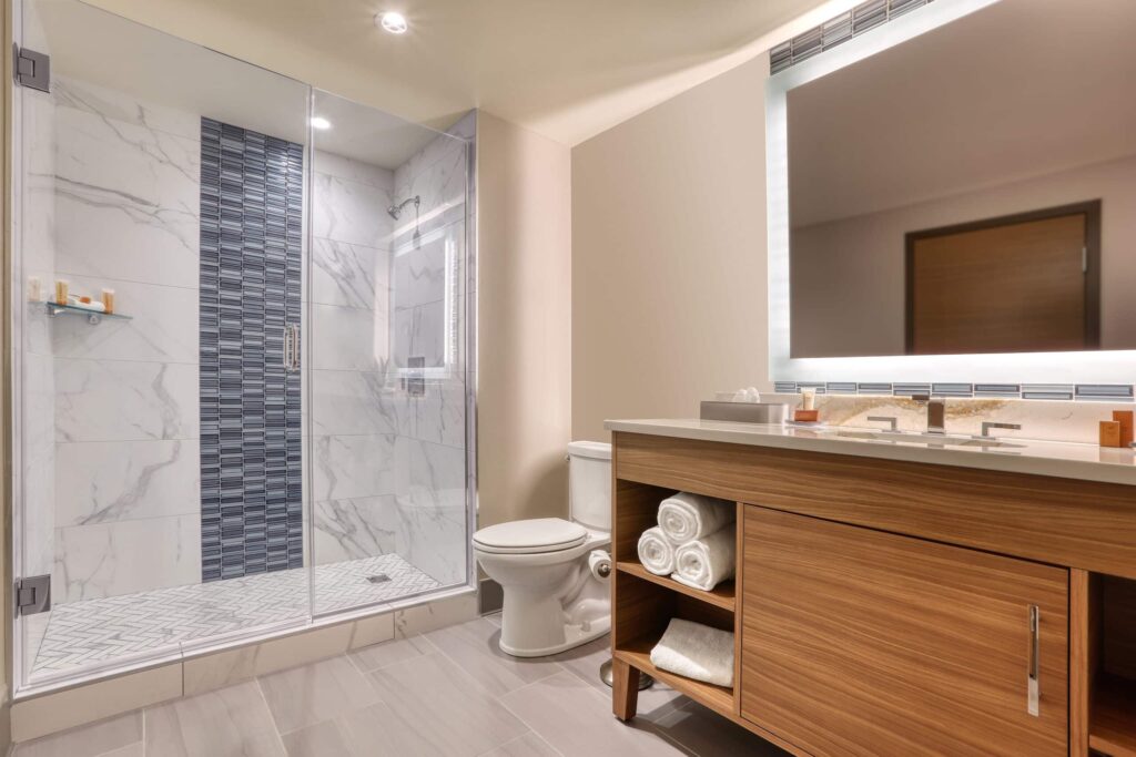 Spirit Mountain Casino - Standard Room Bath